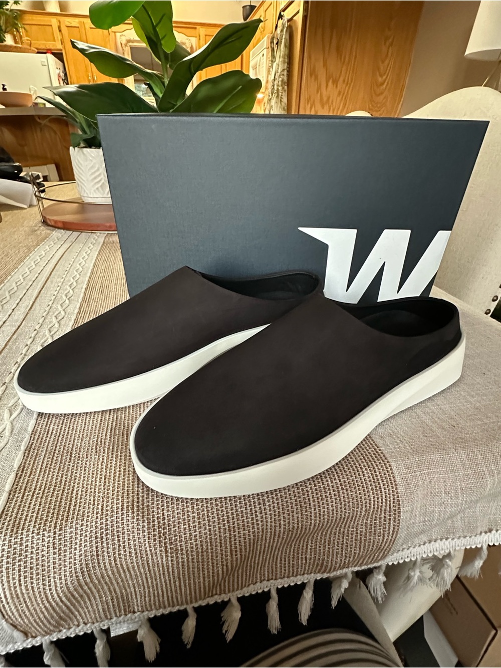 Wolf & Shepherd cruise mule men’s size 8 women’s size 10 brand new in the box